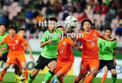 bsports体育-国内职业足球比拼实力：各队士气高昂